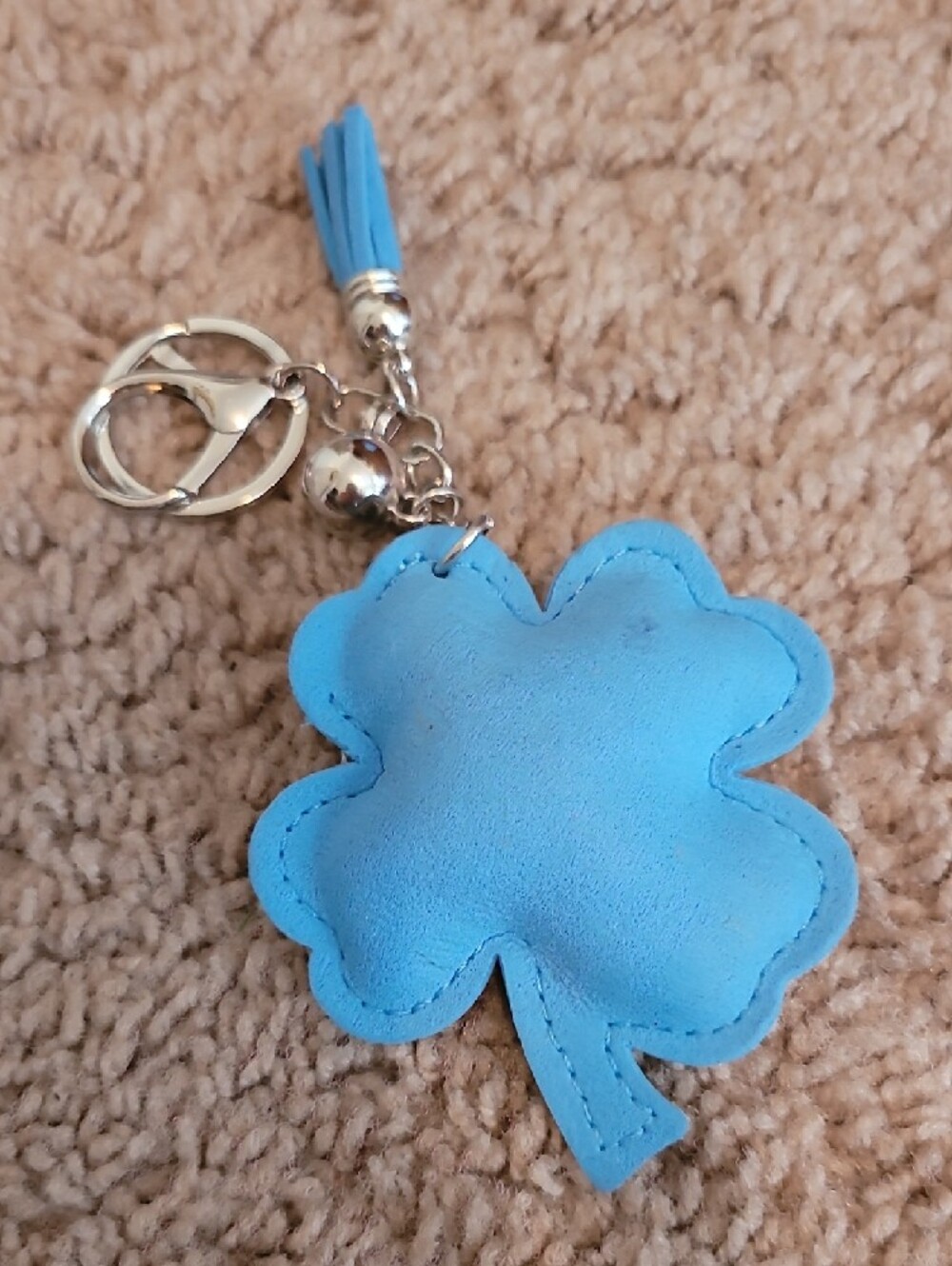 Clover Keychain with Blue And Clear Rhinestones And Blue Tassel NWOT - Picture 2 of 2